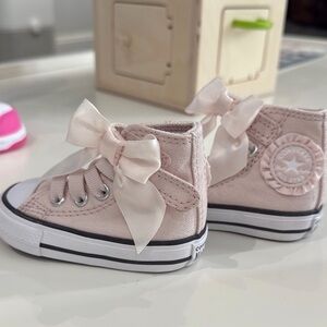 Converse Kids Light Pink Bow High-Tops